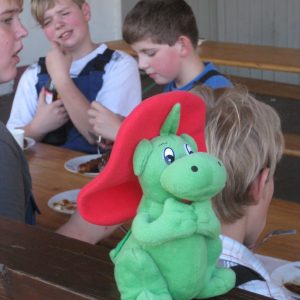 Geschenk der Jugendfeuerwehr den Drachen Grisu