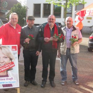 Ernst-Wilhelm Rahe mit dem Rahdener SPD Team