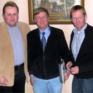 v.l.: Torsten Kuhlmann (Kandidat für den Kreistag), Lothar Ibrügger (Bundestagabgeordneter), Wilhelm Riesmeier (Bürgermeisterkandidat für Stemwede)