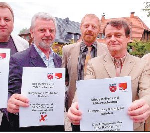 Wollen Rahden auf neuen Kurs bringen, von links: Torsten Kuhlmann, Günter Meyer, Dieter Gronert, Horst-Wilhelm Bruhn und Claus-Dieter Brüning haben das Wahlprogramm präsentiert.Foto: Michael Nichau
