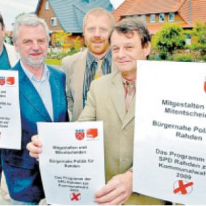 Zuversichtlich: Torsten Kuhlmann (v. l.), Günter Meyer, Dieter Gronert, Horst-Wilhelm Bruhn und Claus-Dieter Brüning setzen auf einen Wechsel an der Rathaus-Spitze. FOTO: JOERN SPREEN-LEDEBUR