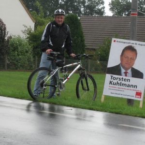 Kuhlmann erneut mit Fahrrad in Oppenwehe unterwegs.