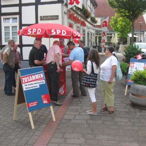 SPD Infotisch in der Rahdener Innenstadt.