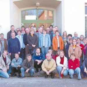 Die Teilnehmer der Dorfwerkstatt-Tagung in Pr. Ströhen mit Wolfgang Hanke und Heino Heine sowie den Pr. Ströher Ratsmitgliedern mit Ortsvorsteher Hermann Seeker.