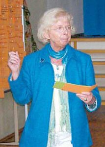 Die Präsentation der Meinungsumfrage in der Schule durch Schulleiterin Uta Hartmeier fand reges Interesse.
