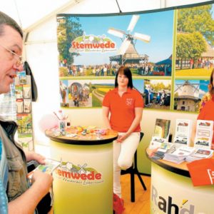 Neuer Infostand, Foto v. der NW SL