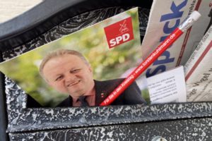 Torsten im Briefkasten