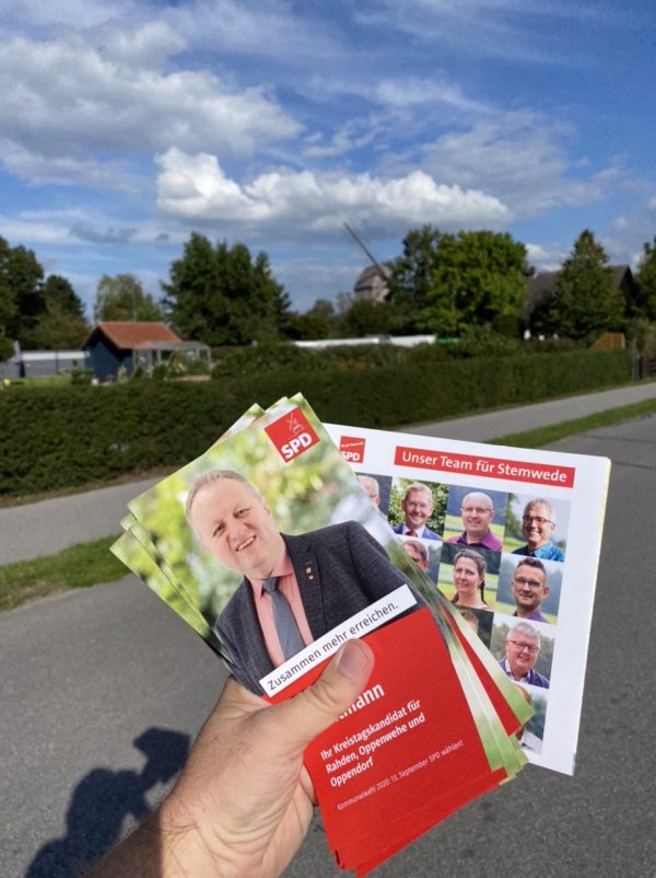 Hintergrund die Oppenweher Mühle