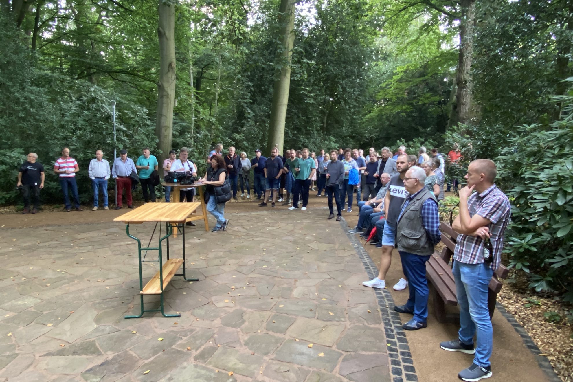 Großes Interesse bei der Speukebusch Eröffnung
